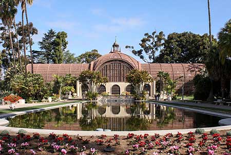 Photo by Bernard Gagnon. One of the botanical buildings in Balboa Park