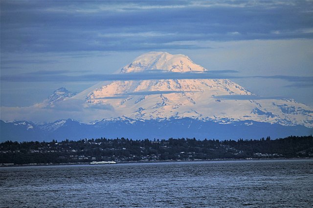 Mt. Rainier, photo by Rickmouser45