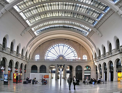 France train station interior