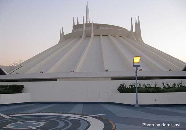 Disneyland photo by deror_avi, an all time great amusement parks to take children to.